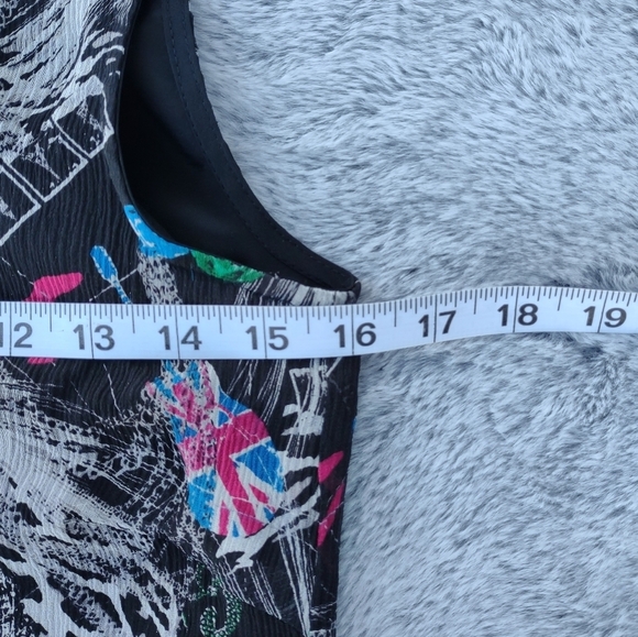 TWIGGY London 100% Silk Sleeveless Top Small - Picture 9 of 11